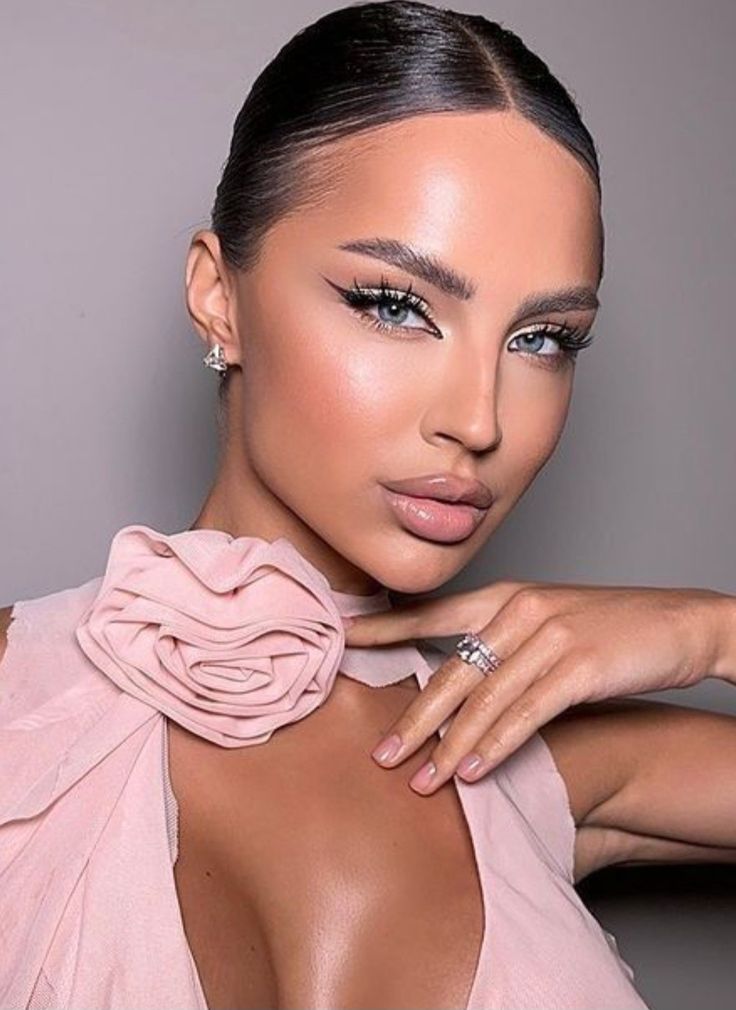 Эскорт Москва, девушка на фотосессии!